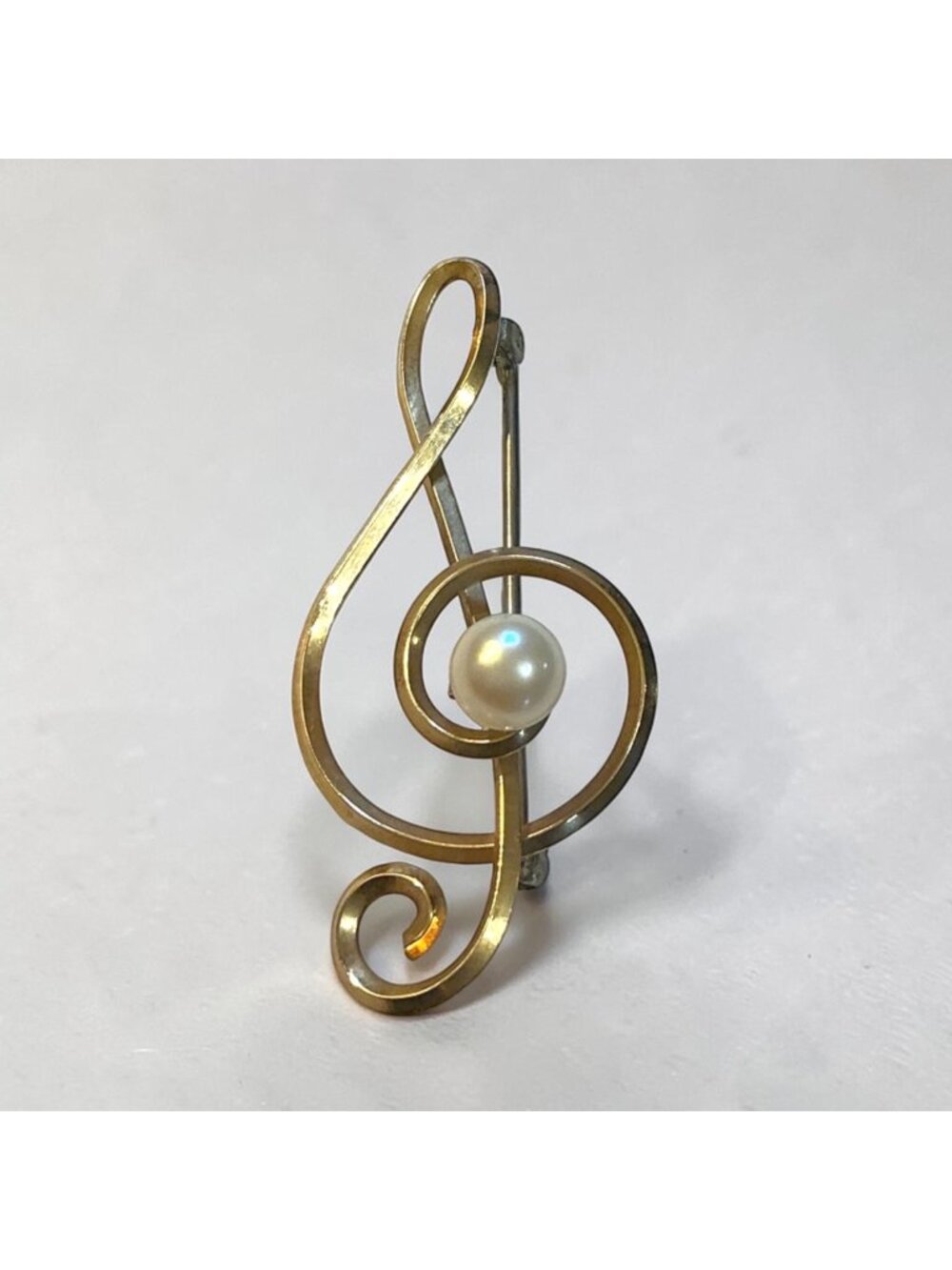 Krementz Gold-Tone Treble Clef Music Note Brooch With Faux Pearl Accent 2 X .75